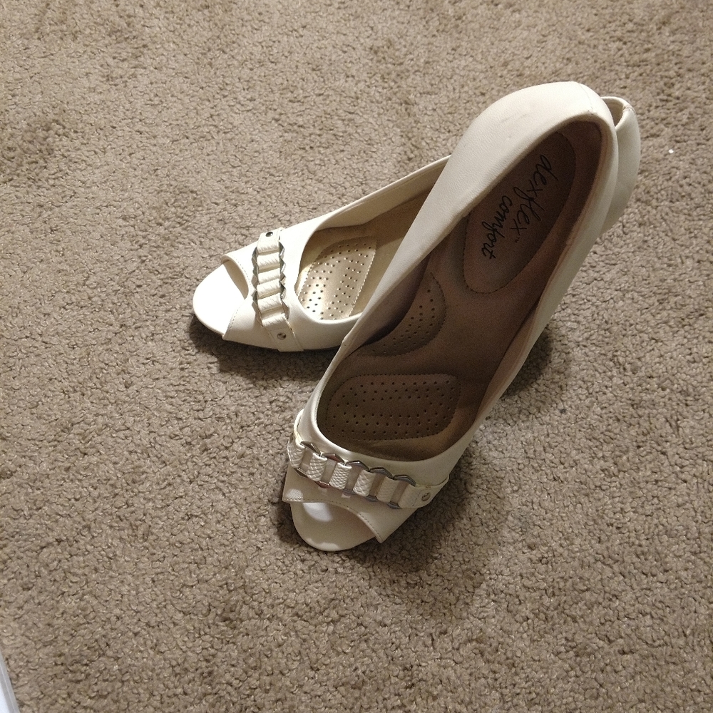 Heels - Picture 3 of 7